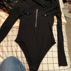 black, size large bodysuit